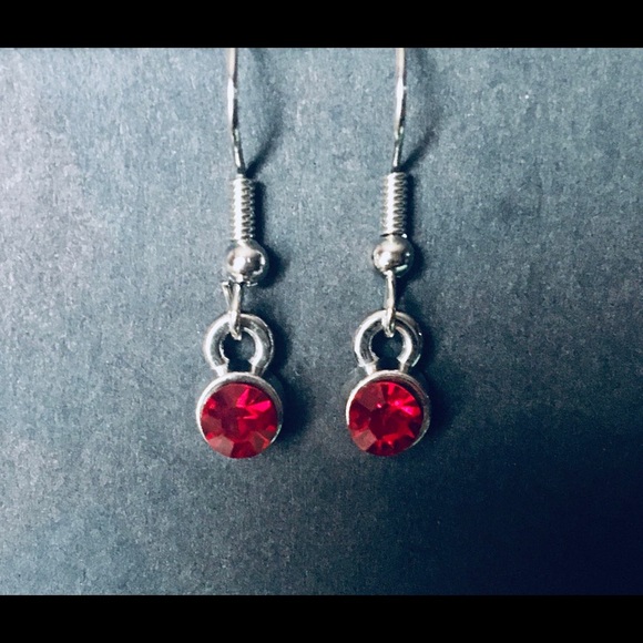 Earrings - Picture 1 of 3